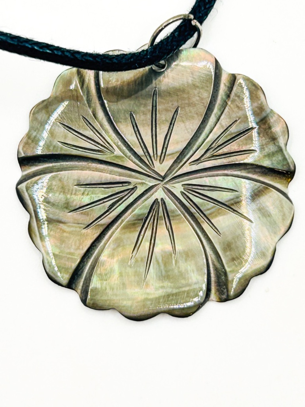 Vintage Carved Iridescent Shell Flower Pendant Necklace - Picture 4 of 14